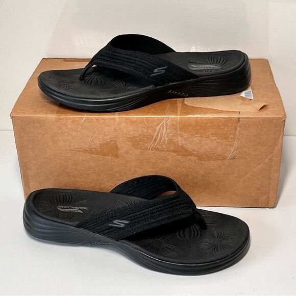 Skechers Arch Fit On-the-GO Vegan Washable Thong Sandal - Picture 4 of 7